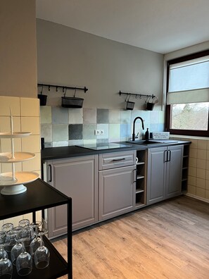 Fridge, stovetop, coffee/tea maker, toaster - Vacation apartment in Garding with gym (Garding)