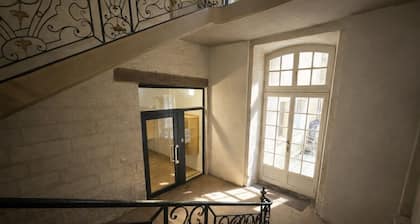 La Scène - Lumineux - Heart of Avignon