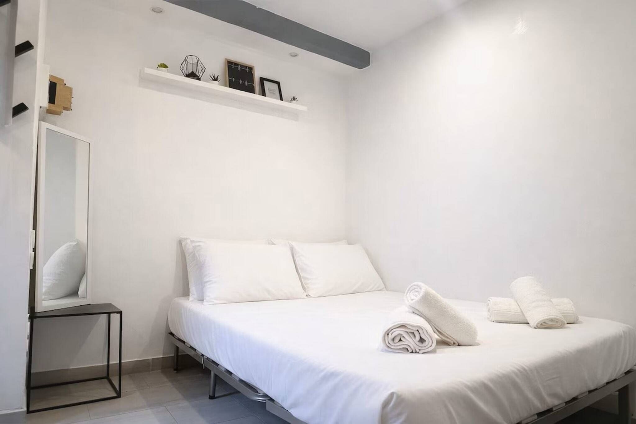 1 quarto, acesso à internet, roupa de cama