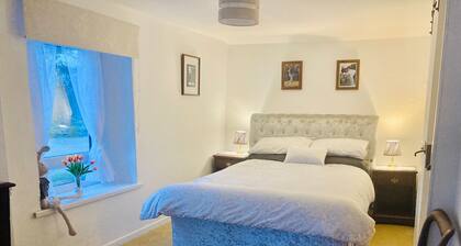 Rustic Charm Retreat in Londonderry Countryside