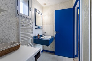 Douche, serviettes fournies