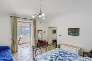 WiFi, bed sheets - Holiday Home 'Fortalba House Amalfi Coast' with Sea View, Wi-Fi and Air Conditioning (Dragonea)