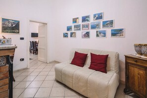 Living area - Holiday Home 'Fortalba House Amalfi Coast' with Sea View, Wi-Fi and Air Conditioning (Dragonea)