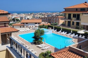 Pool - Homiday - The Village, Two Bedroom Apartment with Sea View (Tortoreto)