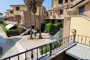 Property grounds - Homiday - The Village, Two Bedroom Apartment with Sea View (Tortoreto)