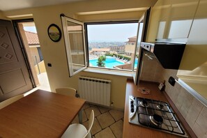 Fridge, microwave - Homiday - The Village, Two Bedroom Apartment with Sea View (Tortoreto)