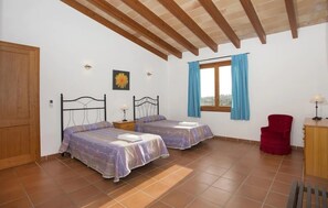 Room - Villa 'Hostalet' with Mountain View, Wi-Fi and Air Conditioning (Illes Balears)