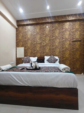 Deluxe Triple Room - Hotel Harmony Heaven By Rk Palace (Ayodhya)