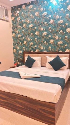 Double Room | Desk, laptop workspace, free WiFi - Hotel Harmony Heaven By Rk Palace (Ayodhya)