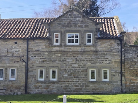 外観. Ryedale at Burnley House