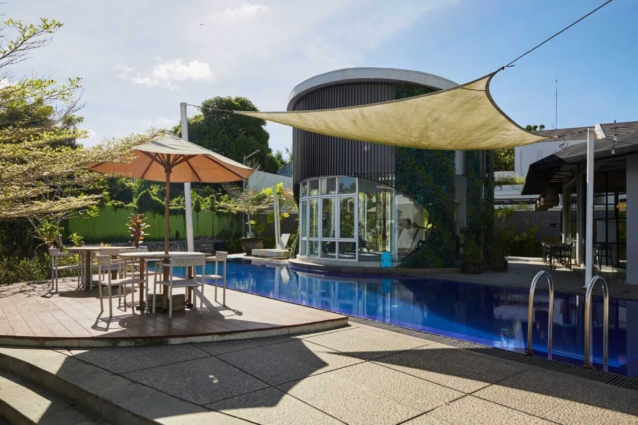 Outdoor pool