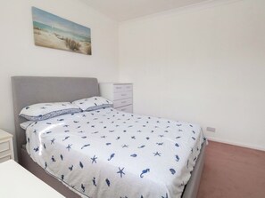 3 bedrooms, individually decorated, individually furnished, free WiFi - Tudor Rose (Weymouth)
