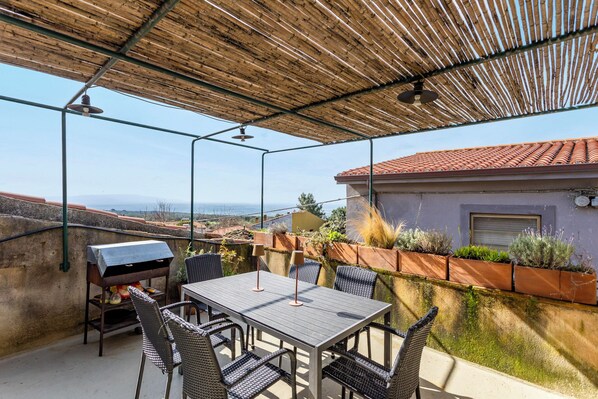 House | Outdoor dining - Asino Nero II - Seneghe (Seneghe)