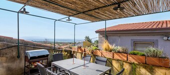 Casa con terrazza panoramica e servizio e-bike