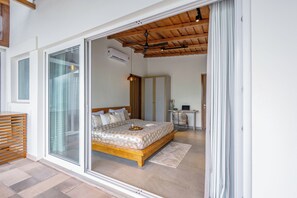 Deluxe villa, kilátással a hegyre | Vasaló/vasalódeszka és ingyenes wifi