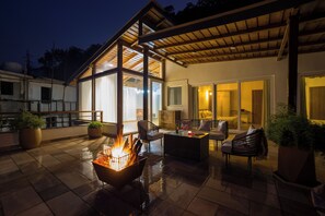 Terrace/patio - ELIVAAS Antarmann Casa Ember 2BHK   (Bhimtal)