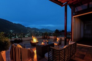 Terrace/patio - ELIVAAS Antarmann Casa Ember 2BHK   (Bhimtal)