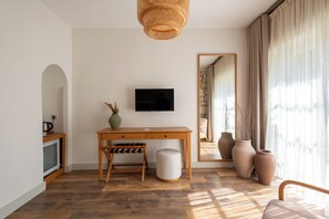 Deluxe Room, Pool View, Garden Area | Interior - Fiora Alacati (Çeşme)