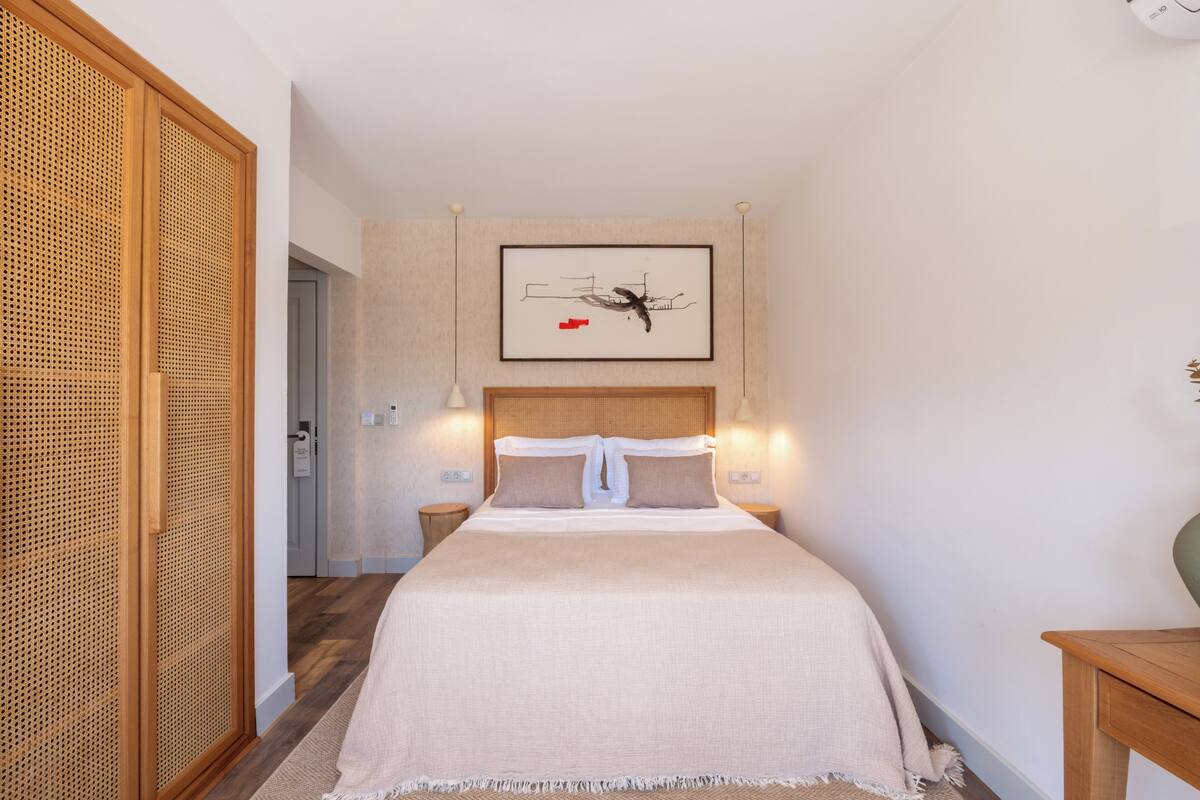 Superior Room, City View