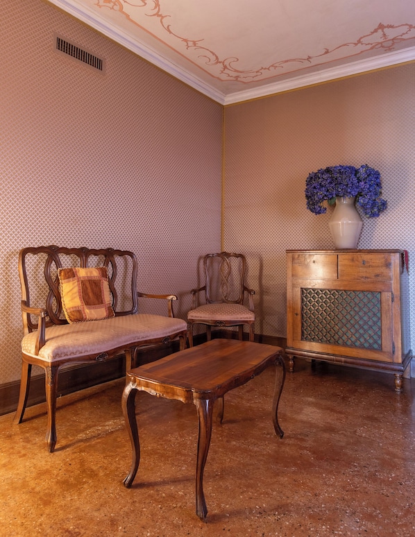 Family Room, Canal View | Interior