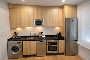 Family Apartment, 1 Double Bed with Sofa bed, Air conditioning | Private kitchen | Coffee/tea maker