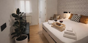 Appartement Standard, 1 lit double, climatisation | Couette en duvet, fer et planche à repasser, lit de bébé (supplément)