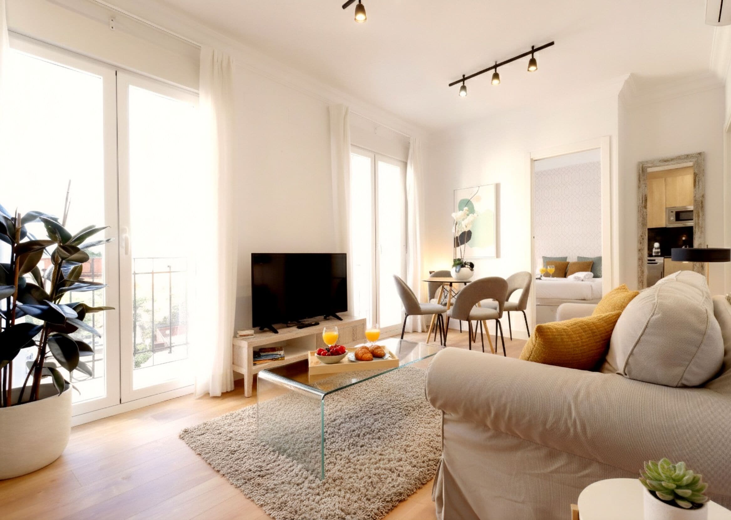 Panoramic Suite, City View | Living area