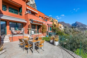 Family Apartment, Multiple Bedrooms (Bella Vista Apartment) | Outdoor dining - Bella Vista Apartment (Riva del Garda)