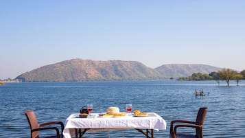 ์ผ์ธ ์๋น