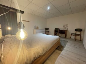 3 chambres, lit parapluie, Wi-Fi gratuit, draps fournis