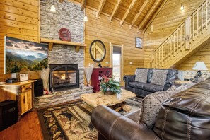 Smart TV, fireplace, video games, table football - Honey Bear | 1,890 Sq Ft · Mountain Views · Pool Table · Sleeps 9 (Sevierville)