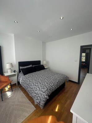 1 bedroom, WiFi, bed sheets - Little Flat in the heart of Ladywell, 1min walk to station, south east London (London)