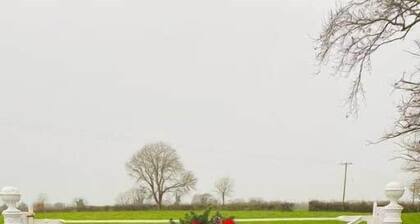 The Granary, Luxuriously Restored Barn on a Farm