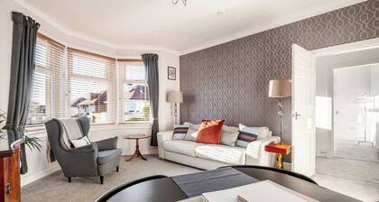 Coorie Doon, Largs, spacious 2 bedroom apartment