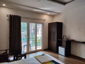 Room - La Volga by season Resort Inn (Morjim)