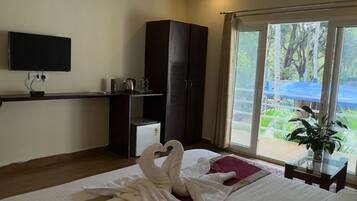 Double Room | Iron/ironing board, free WiFi