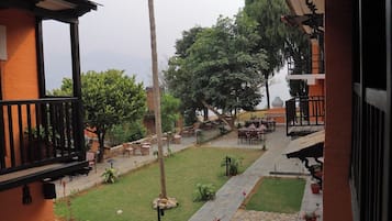 Deluxe Double or Twin Room, Garden View | Outdoor dining