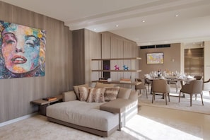 Living area - Luxurious Villa Anabel Overlooking Monaco (Roquebrune-Cap-Martin)