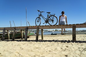 Beach - 450m from the Arès Pier, house for 4 (Arès)