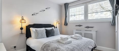 4 bedrooms, iron/ironing board, travel cot, free WiFi