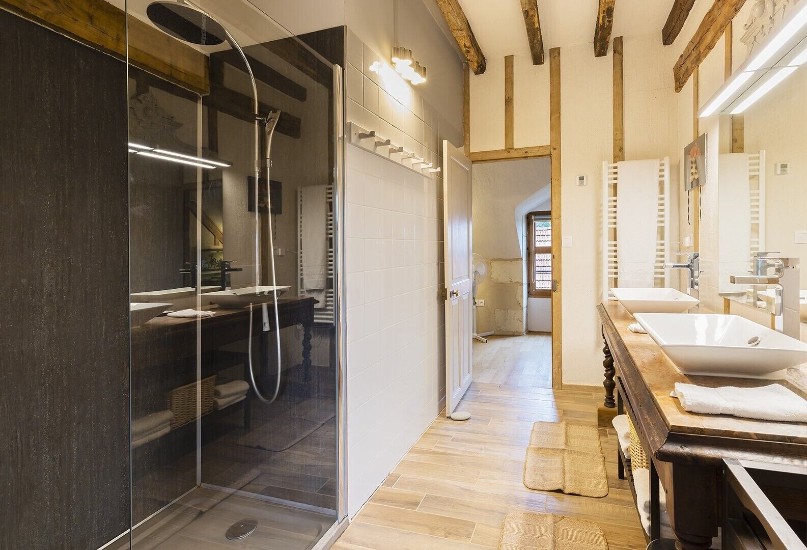 Shower, towels