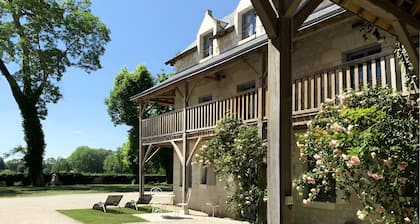 La Loge Fernand de Saint-Éxupéry – Near Chinon with Pool