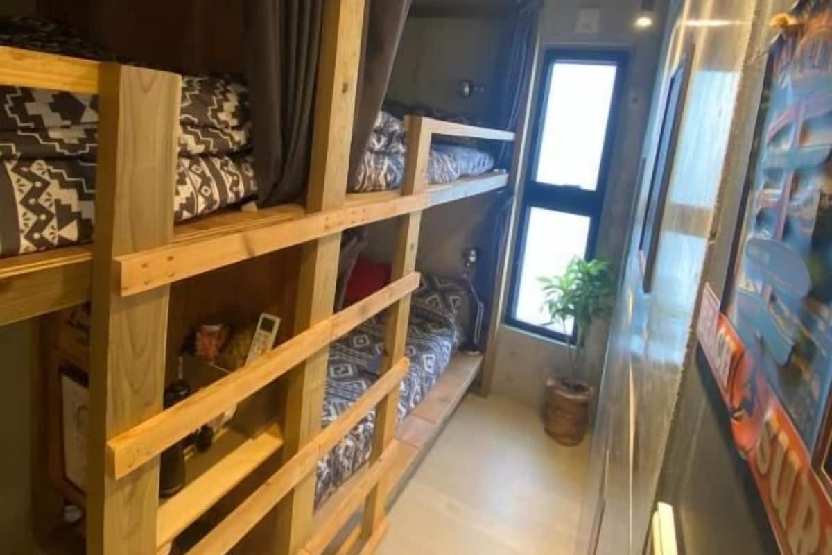 客房内保险箱、遮光窗帘、免费 WiFi