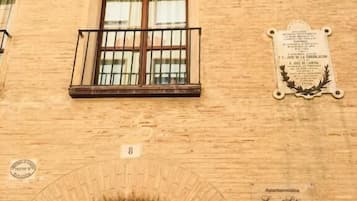 Apartamento estándar, 2 habitaciones, vistas a la ciudad, en edificio anexo | Detalle del exterior