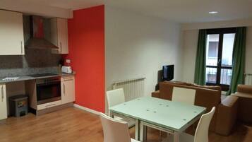 Apartment, City View | Dining