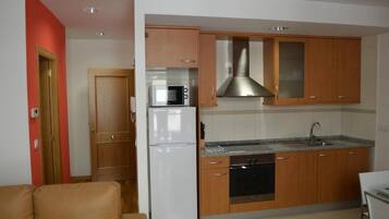 Apartment, City View, Annex Building | Private kitchen