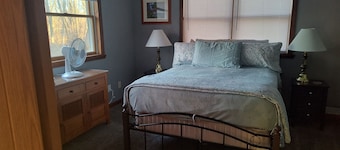 Adorable 3-bedroom cottage
4.97 rating on other site. you will love it.