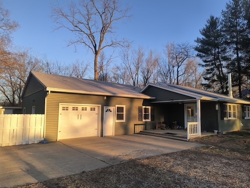  Adorable 3-bedroom cottage
 4.97 rating on other site.   you will love it.