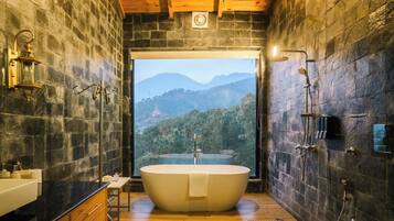 Premium Double Room, Mountain View | Bathroom | Slippers