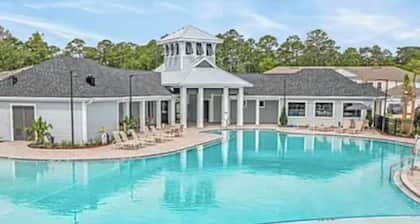 Spacious 3-bedroom townhome with AC in lovely St. Augustine